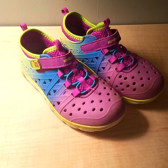 stride rite waterproof shoes